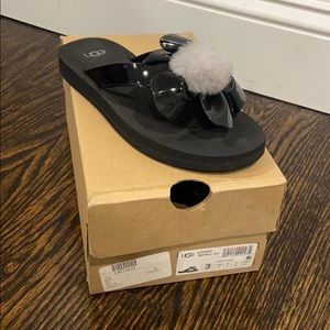 Black K Poppy Ugg Sandals